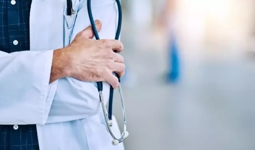 Las aseguradoras aumentan sus ganancias por la crisis, pero abandonan a los médicos