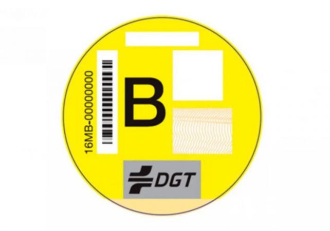 Etiqueta B amarilla de la DGT