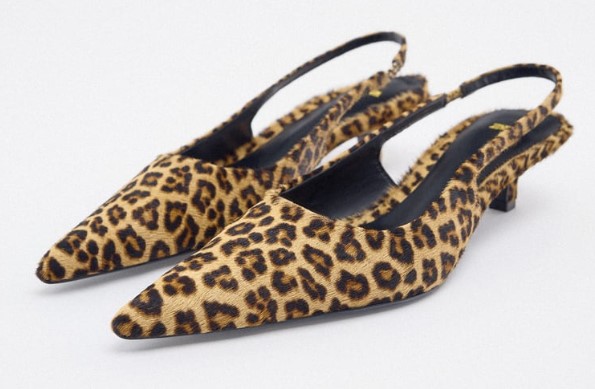 Zapato destalonado con estampado animal print