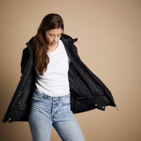 El abrigo de Decathlon que te podrías llevar al polo norte a un precio increíble 60 Merca2.es Chaqueta impermeable de Decathlon