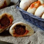 Bollo preñao el choripán asturiano para chuparse los dedos