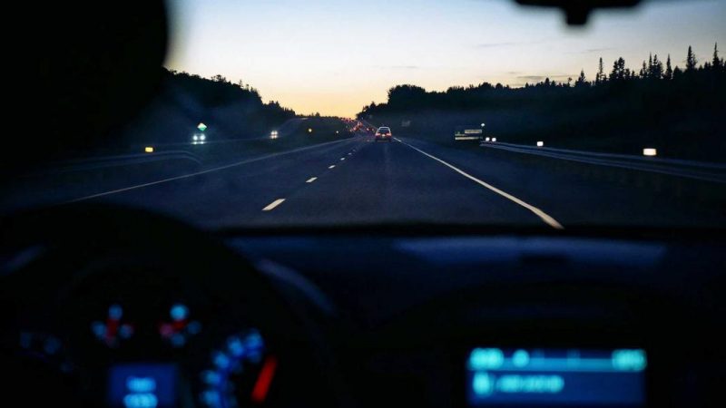 Por qué hay conductores que circulan por la izquierda