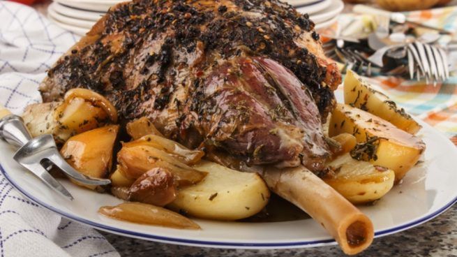 los pasos finales de la receta de cordero
