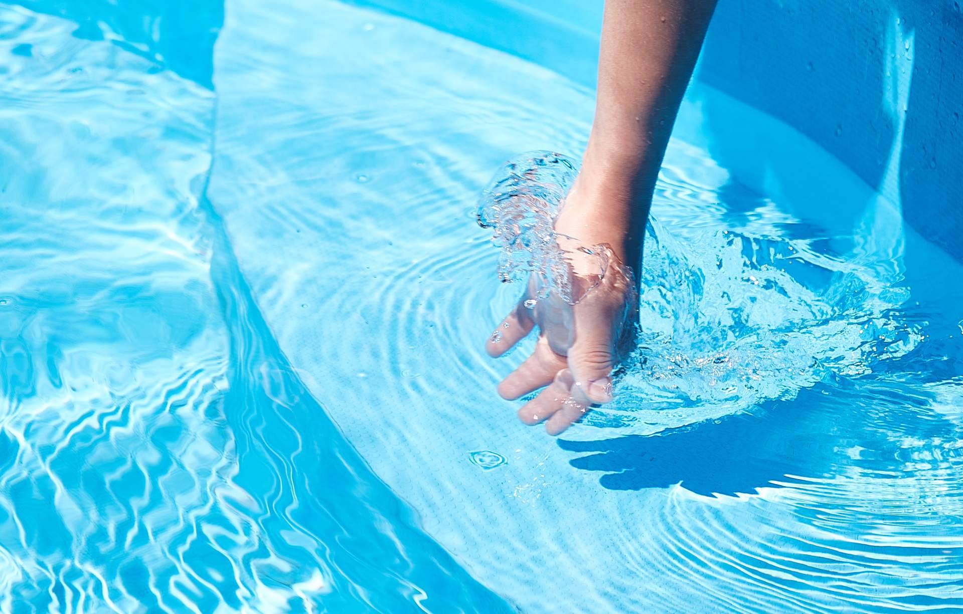 Vervictech ofrece productos para la limpieza de agua de piscinas