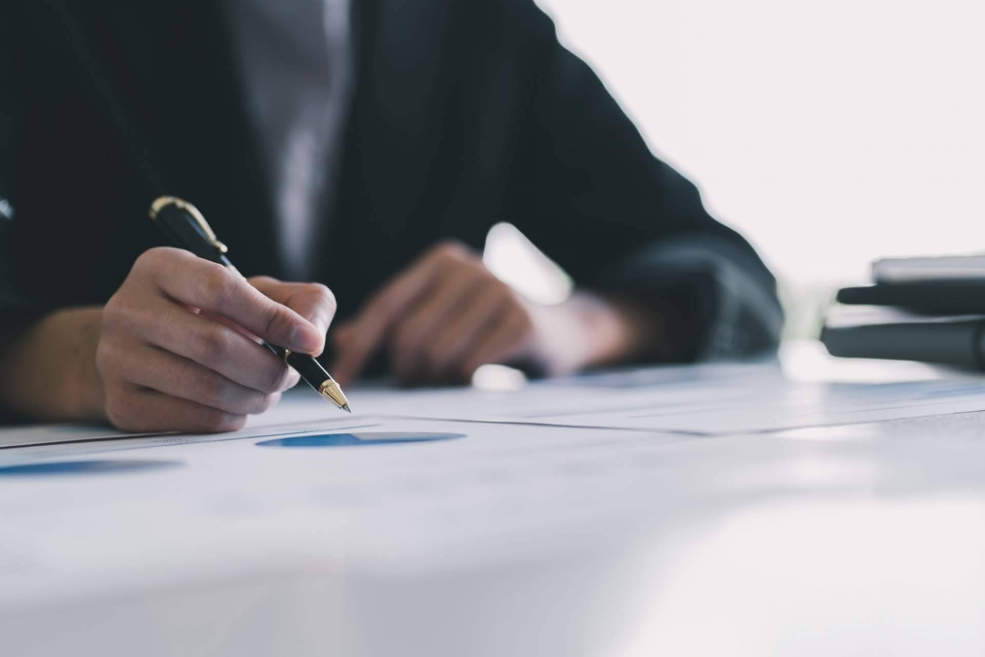 Union Credit and Guarantee, concesión directa de avales, garantías y fianzas
