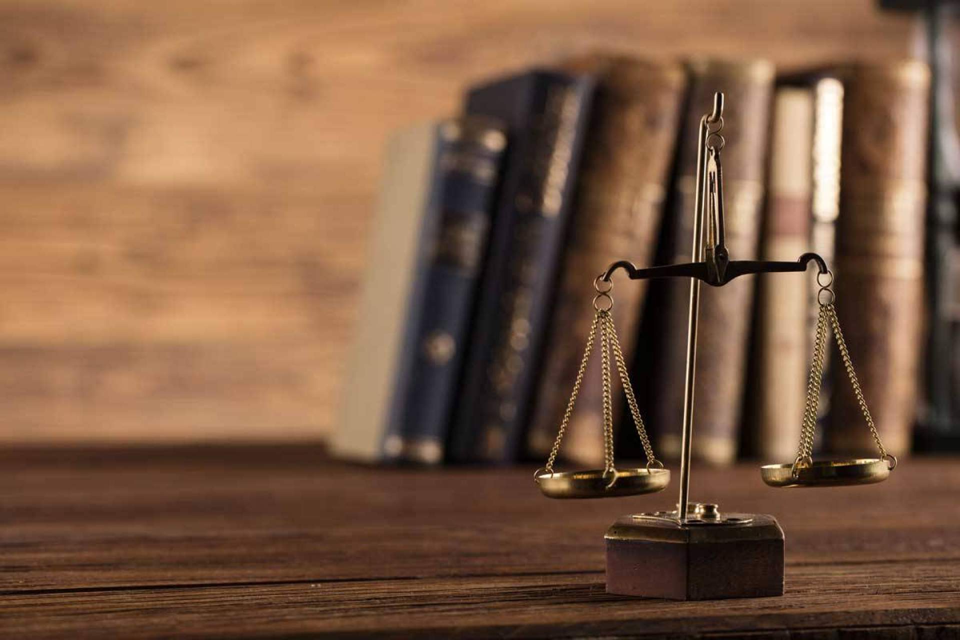 Dónde encontrar abogados de delitos económicos en Madrid