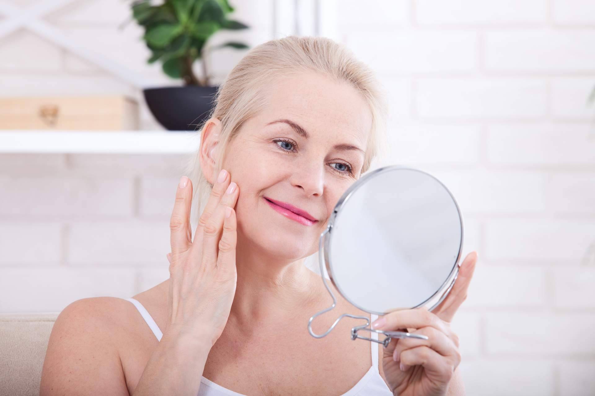 Devolver la elasticidad y luminosidad a la piel con el tratamiento con inductores de colágeno de Alluring Clinic