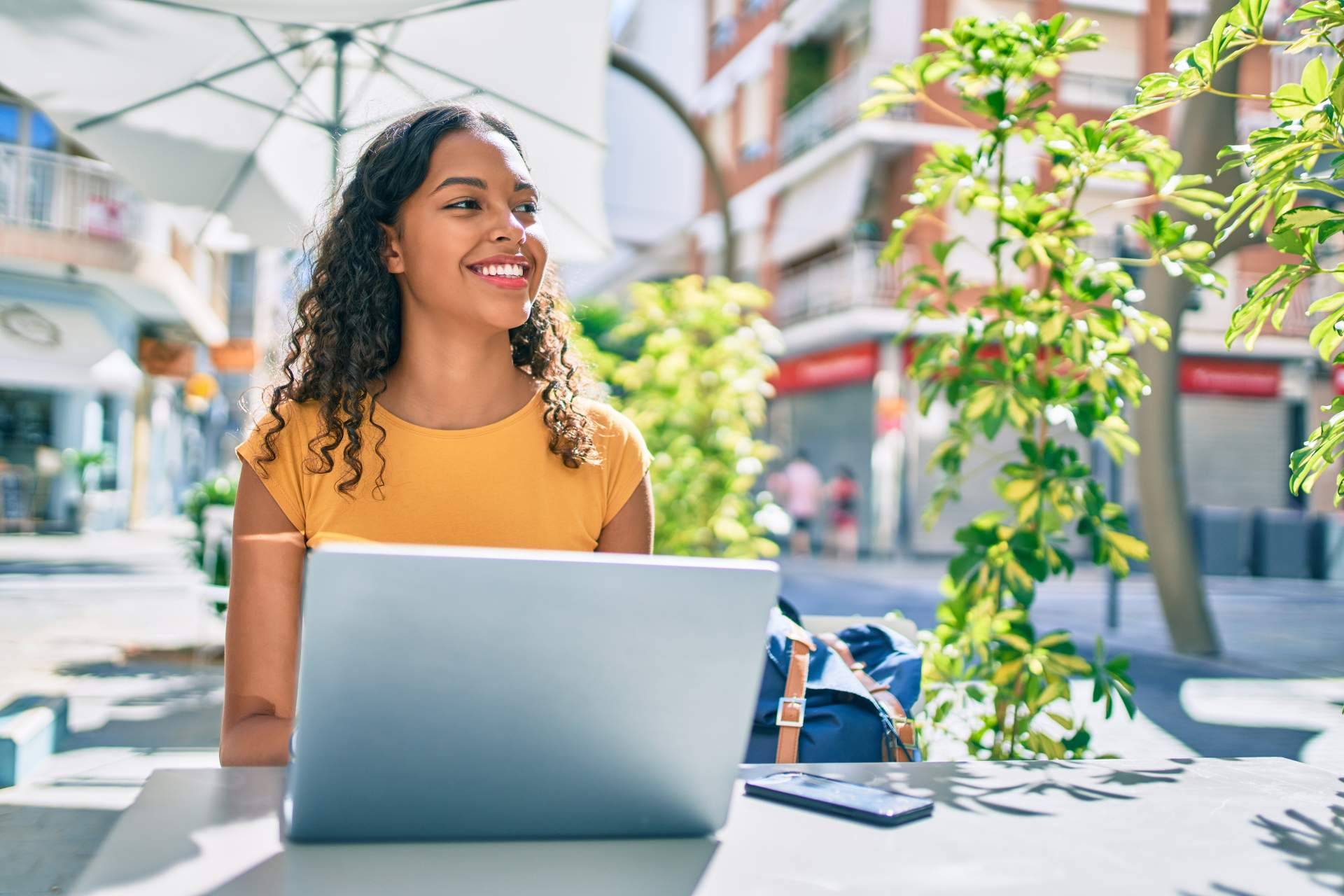 ¿Cuáles son los beneficios de realizar la teórica online?, con Autoescuelas 2000
