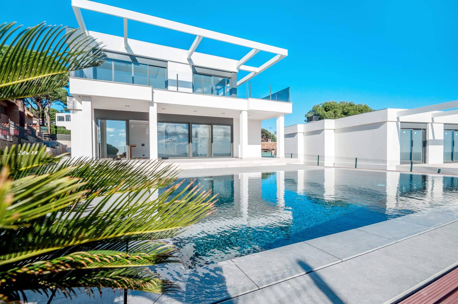 Acuerdo de Newbery Real Estate Inmobiliaria con varias entidades bancarias para la comercialización de más de 20.000 inmuebles en la provincia de Málaga