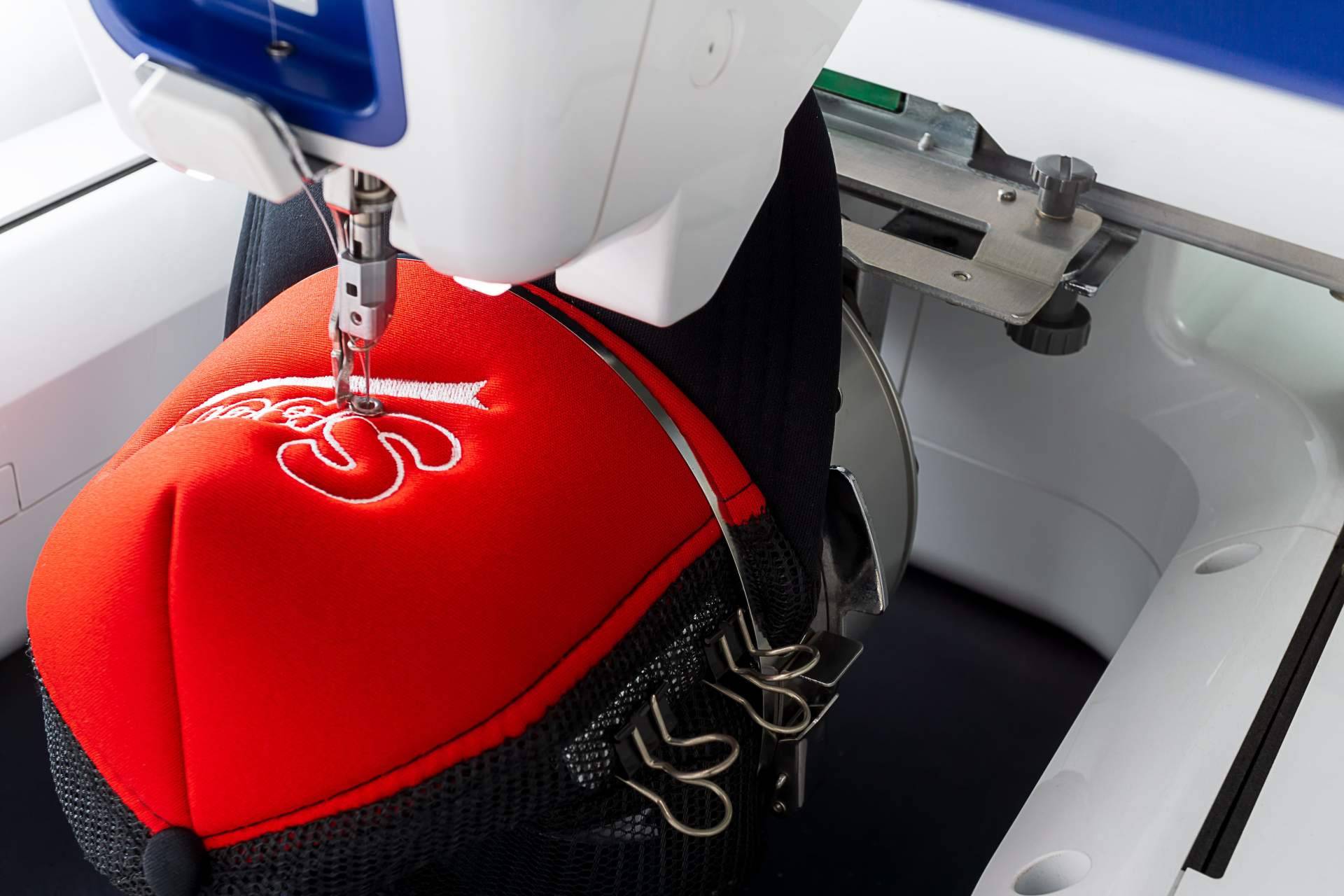LT Distribuidora, los parches bordados son perfectos para personalizar los uniformes de empresas y la equipación deportiva