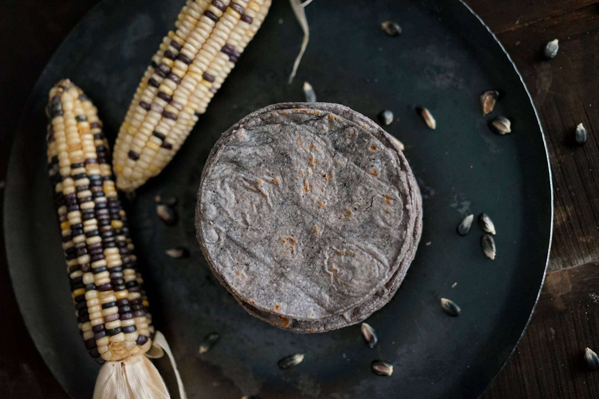 Maíz Maya es un taller de productos mexicanos que fabrica tortillas de maíz