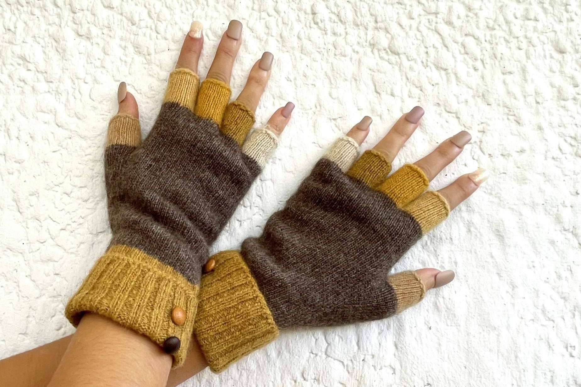 Santacana y su oferta en guantes mitones, el complemento de moda