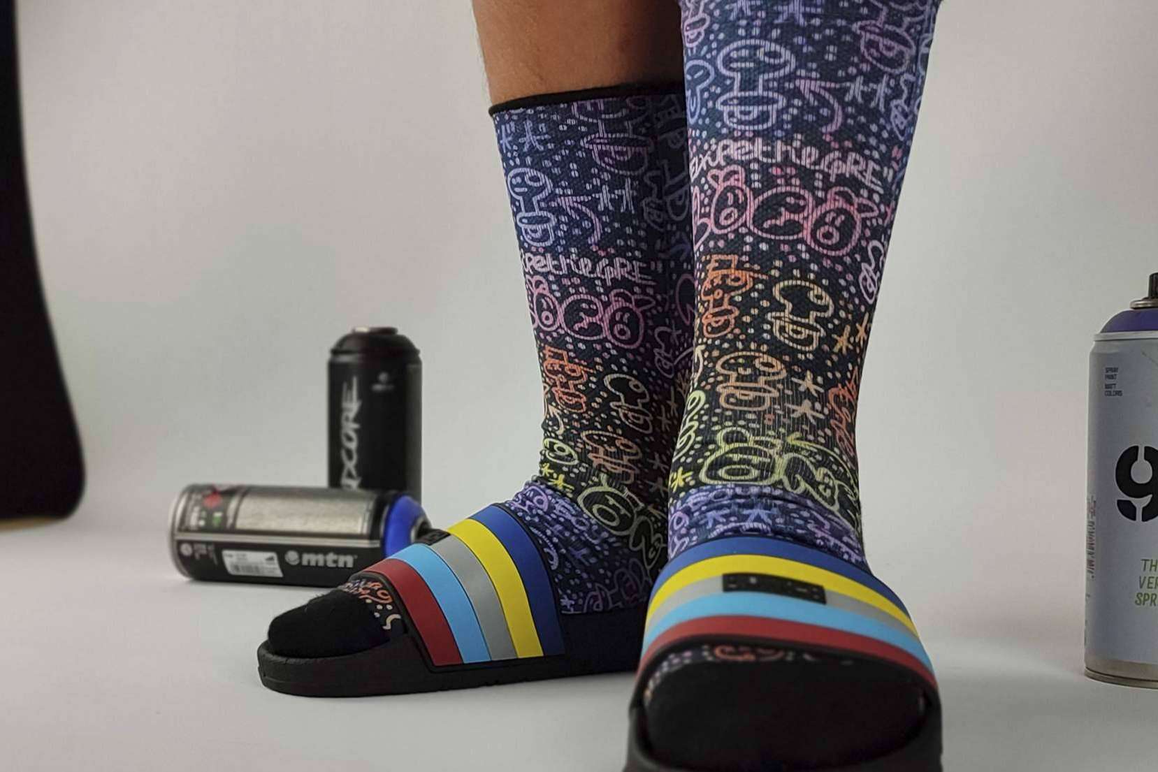 La marca de calcetines originales que combina moda y arte, entrevista a los fundadores de Isokisi