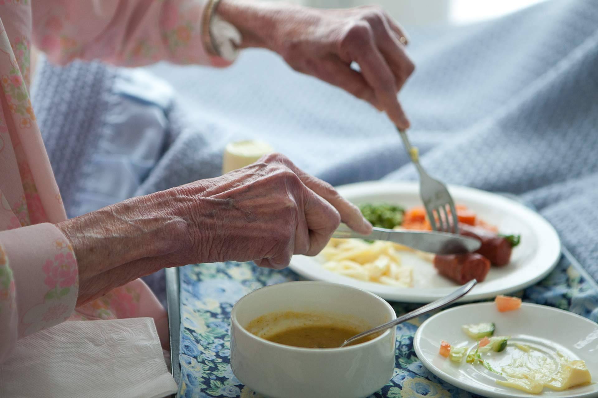 Comida casera digna para las personas mayores, el servicio que ofrece MiPlato