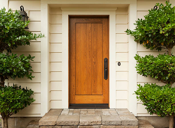 Cómo limpiar las puertas de madera para que queden relucientes