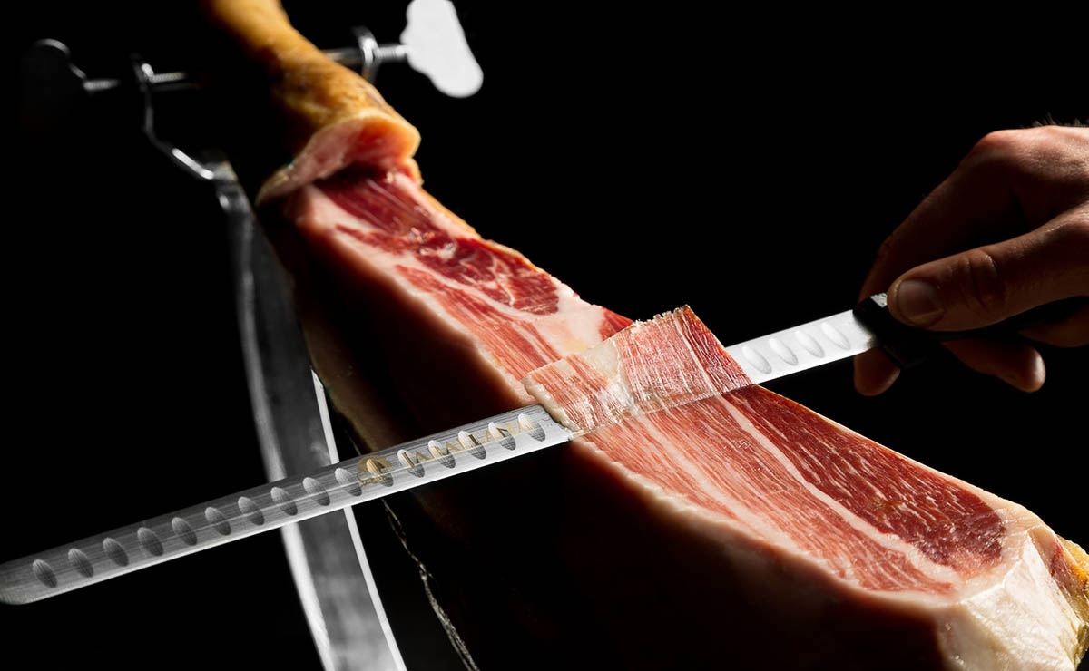 <strong></noscript>El jamón ibérico cortado a cuchillo que triunfa estos días en todos los supermercados</strong>