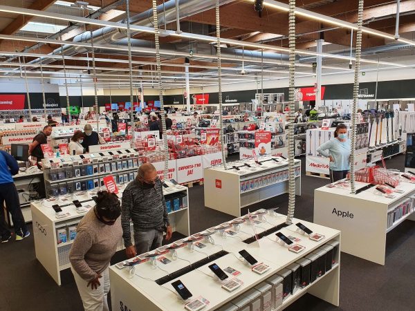 MediaMarkt: la nueva tienda en Madrid para comprar más barato 9 Merca2.es mediamarkt calafell interior foto Merca2.es