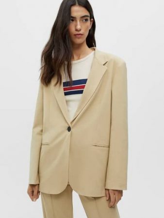 screenshot www.pullandbear.com 2022.11.06 10 03 47 Merca2.es