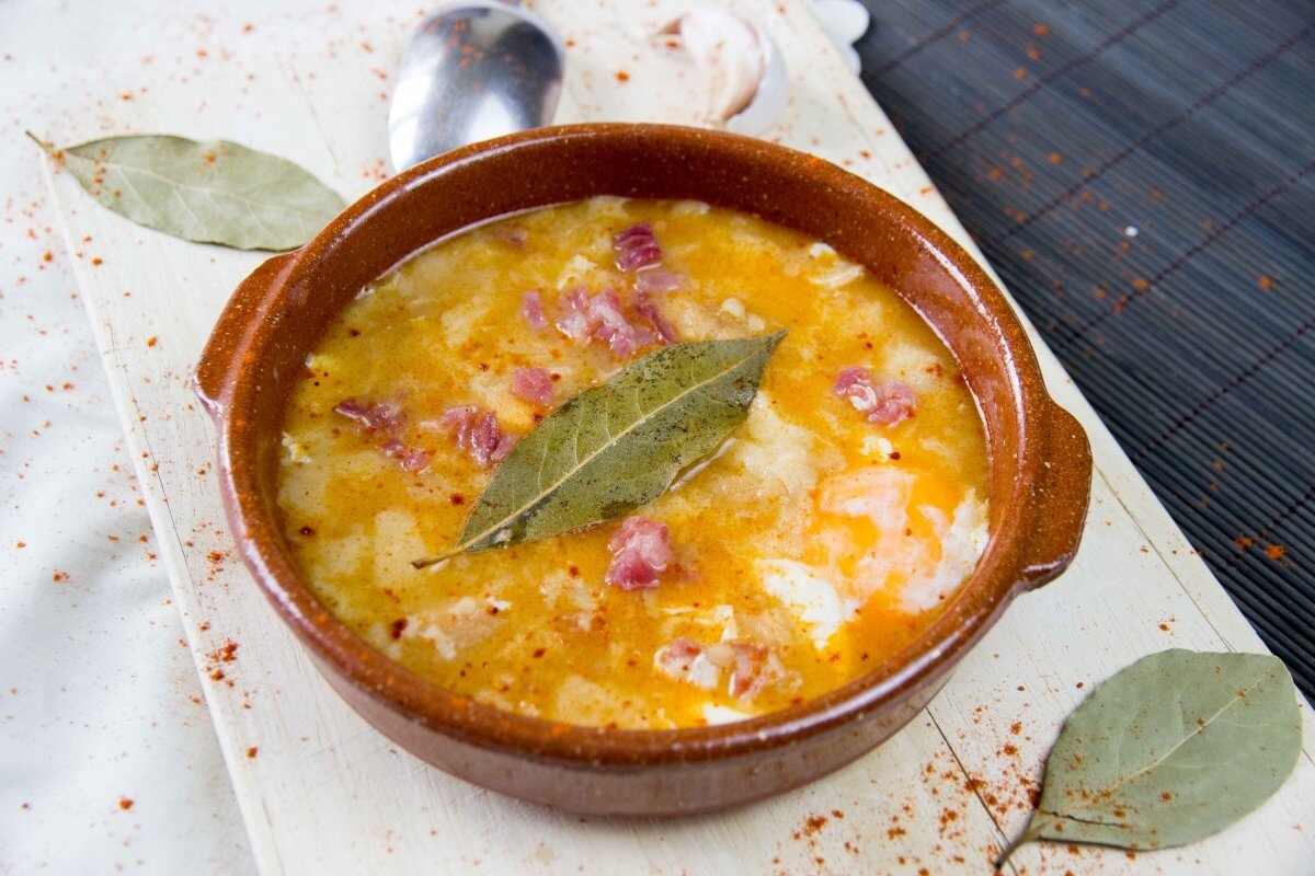 Esta receta de sopa castellana está deliciosa y no engorda ni un gramo