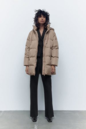 Zara: el abrigo con un 37% de descuento que parece de marca 4 Merca2.es zara 1 Merca2.es