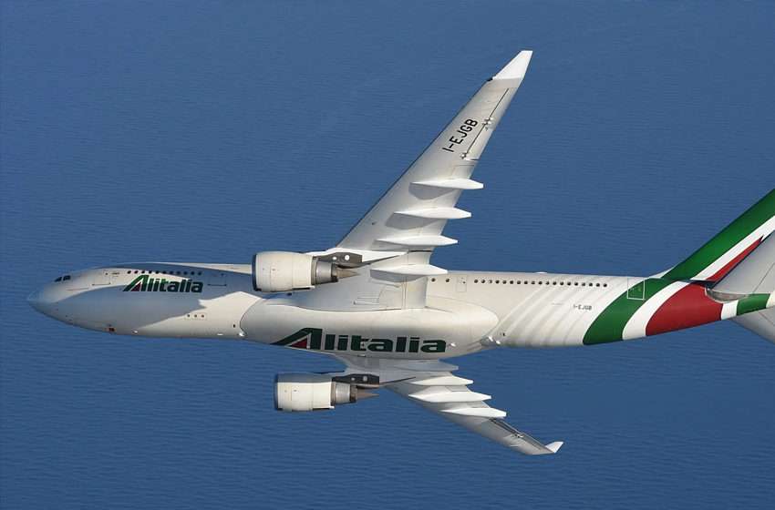 Alitalia cierra definitivamente y cancela sus vuelos: ¿qué pasa con los billetes comprados?