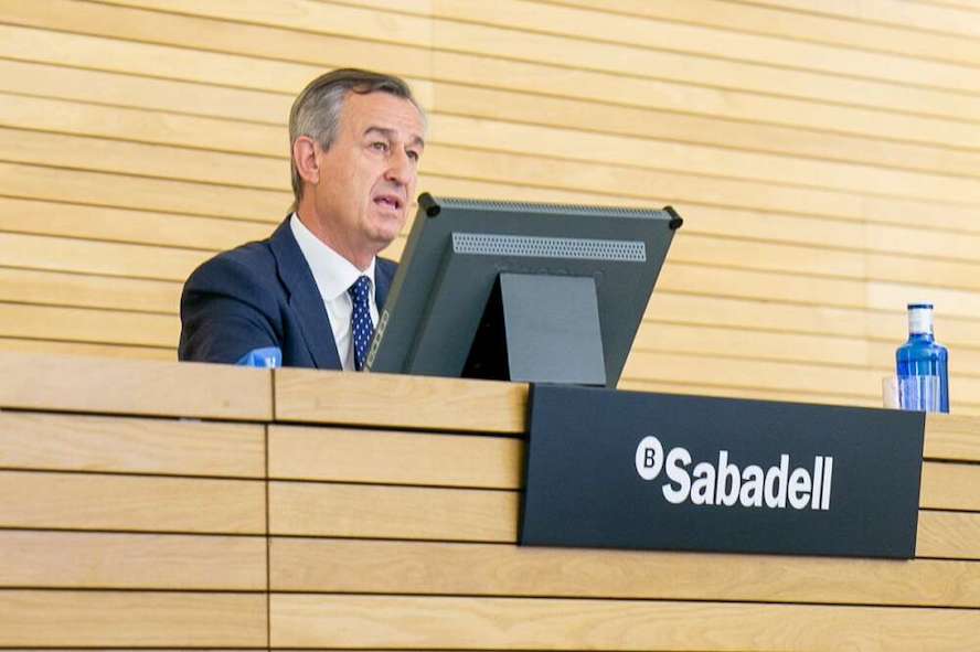 La apuesta sobre los beneficios de Banco Sabadell que puede dejar mal a César González-Bueno