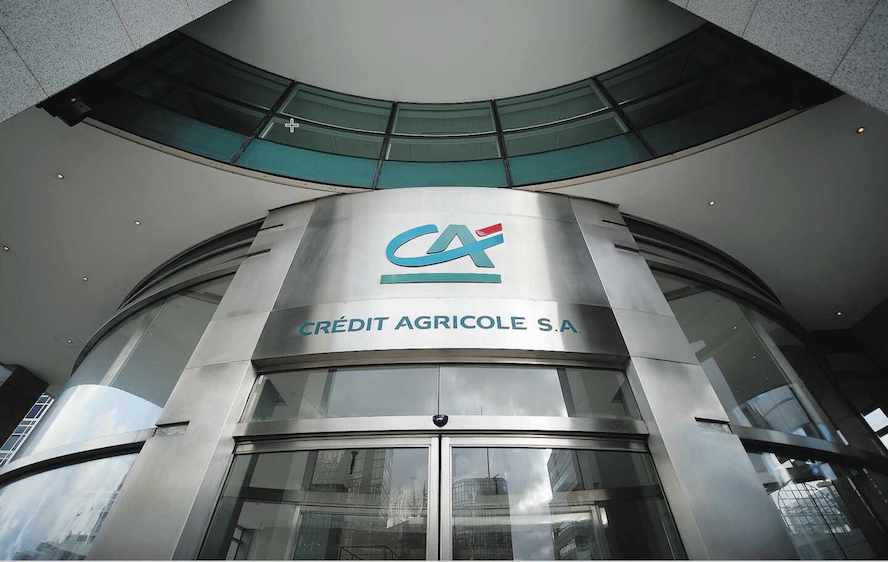 Crédit Agricole se cansa de ganar dinero con CaixaBank y el Banco Sabadell
