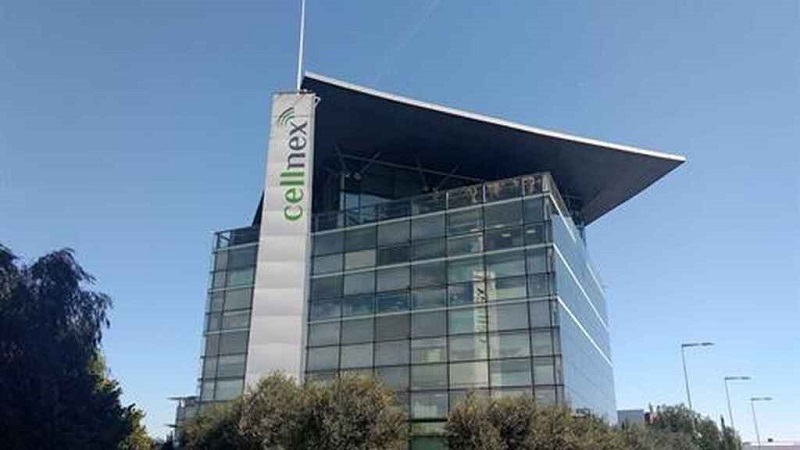 Cellnex continua alcista, camino de los 60 euros por acción