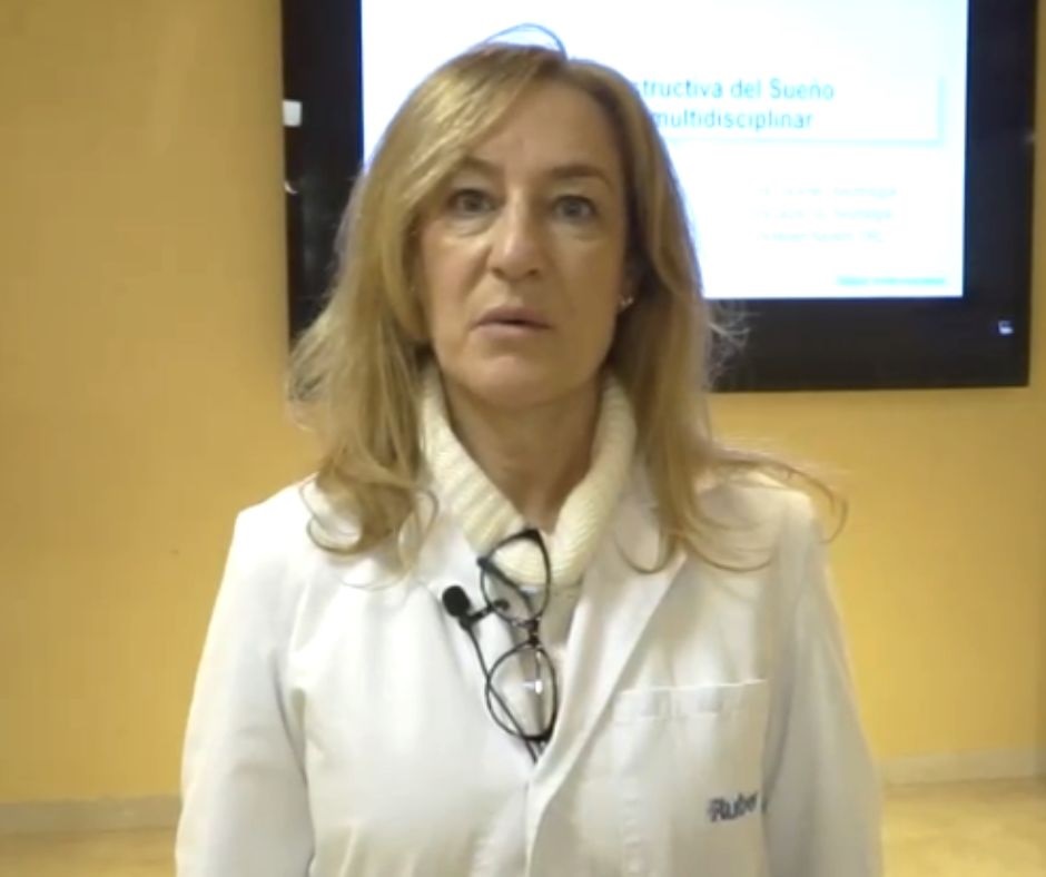 Padecer apnea obstructiva del sueño tiene repercusiones sobre la salud a largo plazo 1 Merca2.es Doctora Eva Arias Ariasneumologa miembro de la Unidad multidisciplinar de sueno Merca2.es