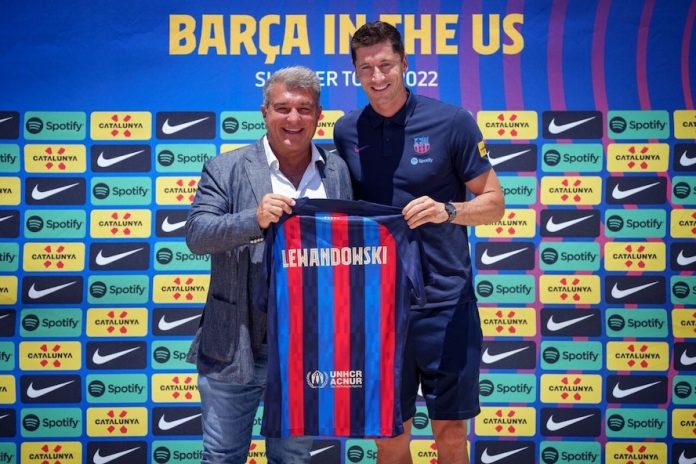 Laporta busca soluciones a la caída de ingresos en el Barça