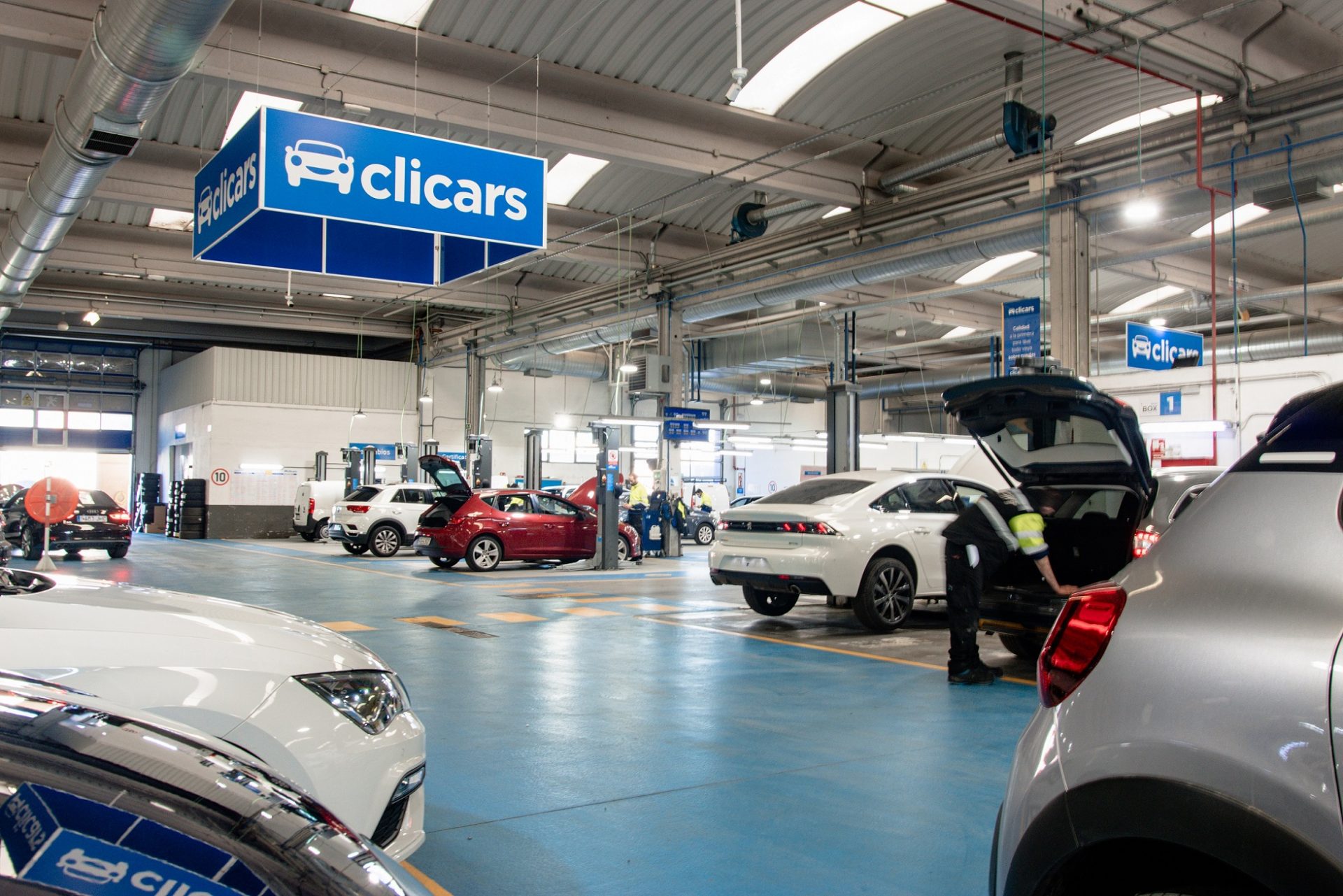 Clicars, la startup de récords que ha conseguido facturar 430 millones en seis años 1 Merca2.es Fabrica de reacondicionamiento Clicars Merca2.es