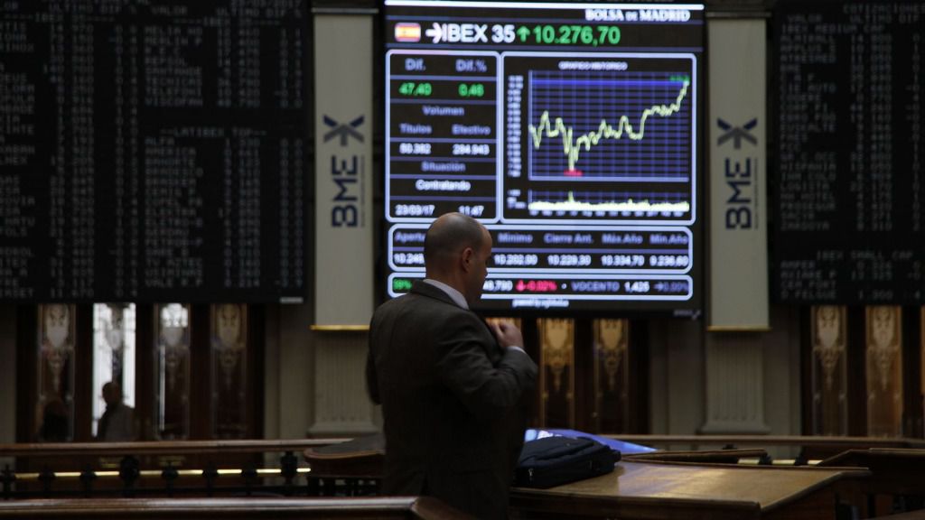 Adiós a la pandemia: la confianza de los inversores en Bolsa marca niveles récord