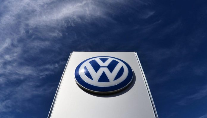 Volkswagen y Stellantis publican un profit warning y caen, pero mantienen el respaldo del mercado