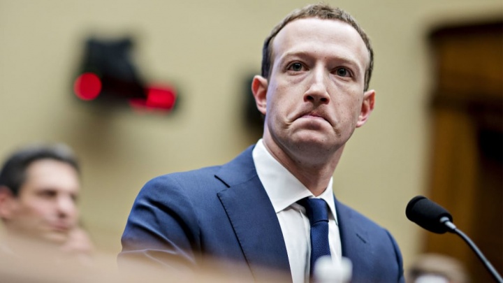 Facebook y Zuckerberg: un apagón mundial que solo es la punta del iceberg