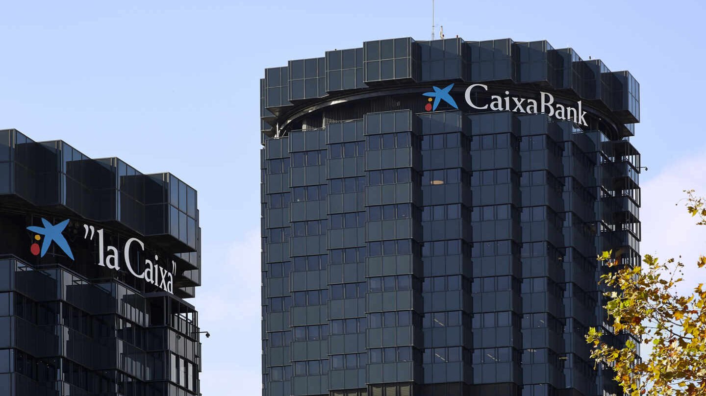 Caixabank supera en reputación a Banco Santander, BBVA, Bankinter y Banco Sabadell