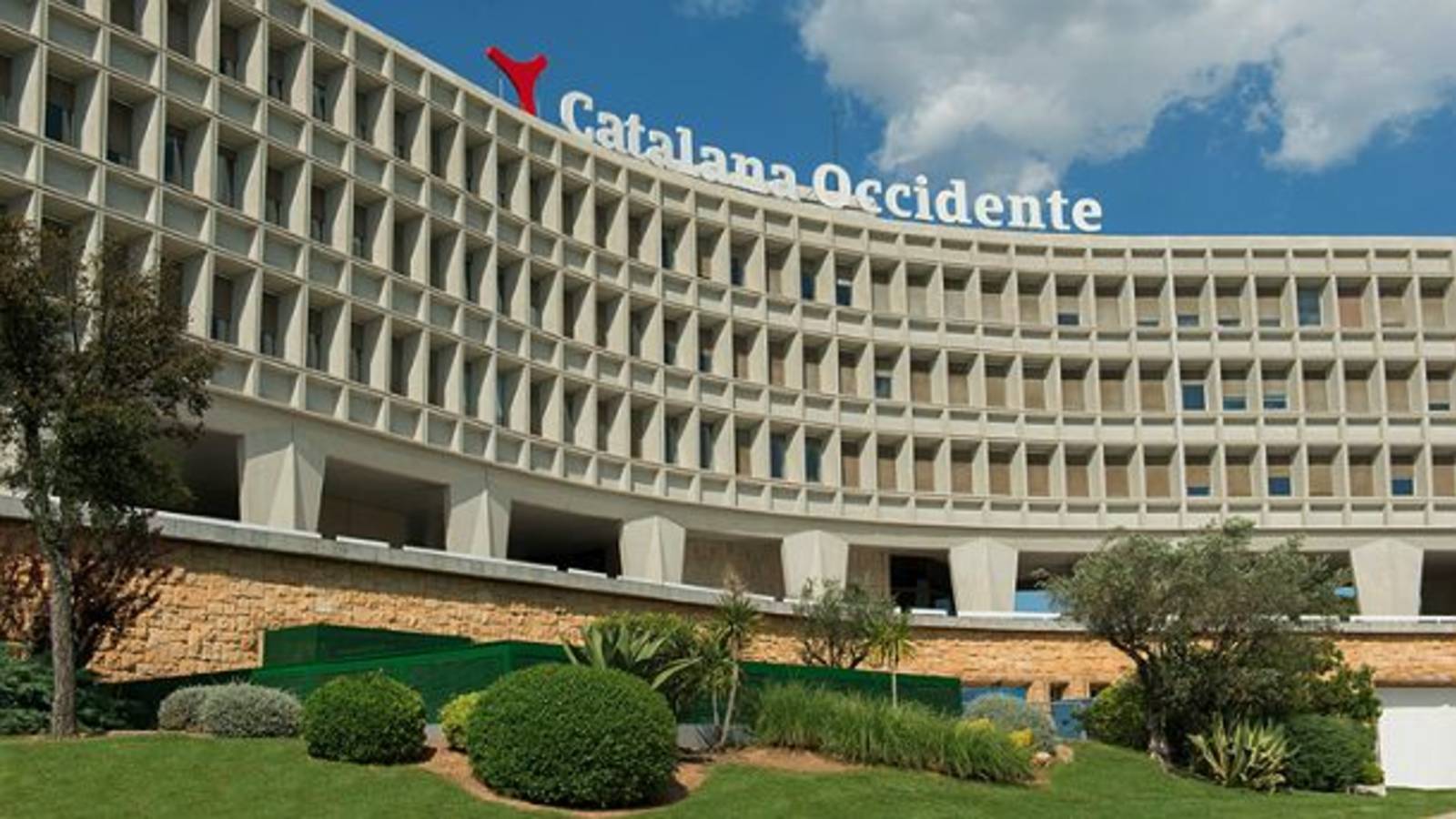 Catalana Occidente en soporte clave, se encuentra con la línea de tendencia alcista