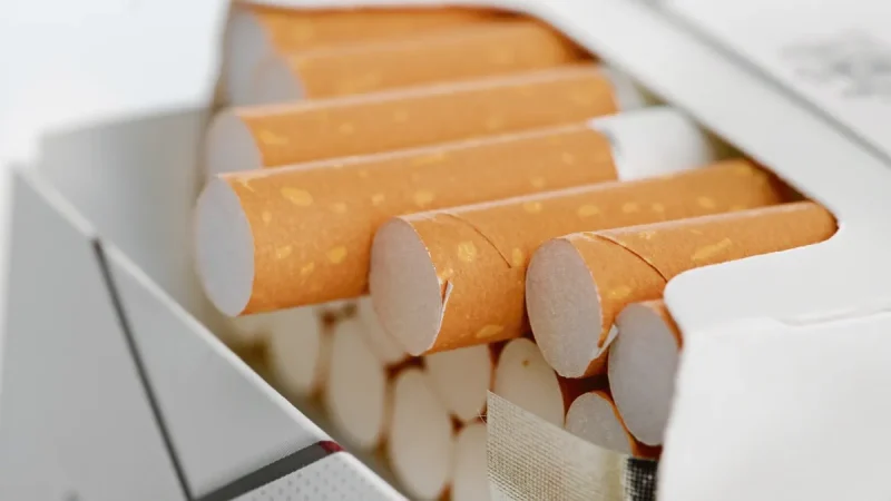 Marlboro dispara su precio en un 345% en 32 años y llena las arcas de Hacienda 1 Merca2.es Aumento de precios del tabaco: Marlboro