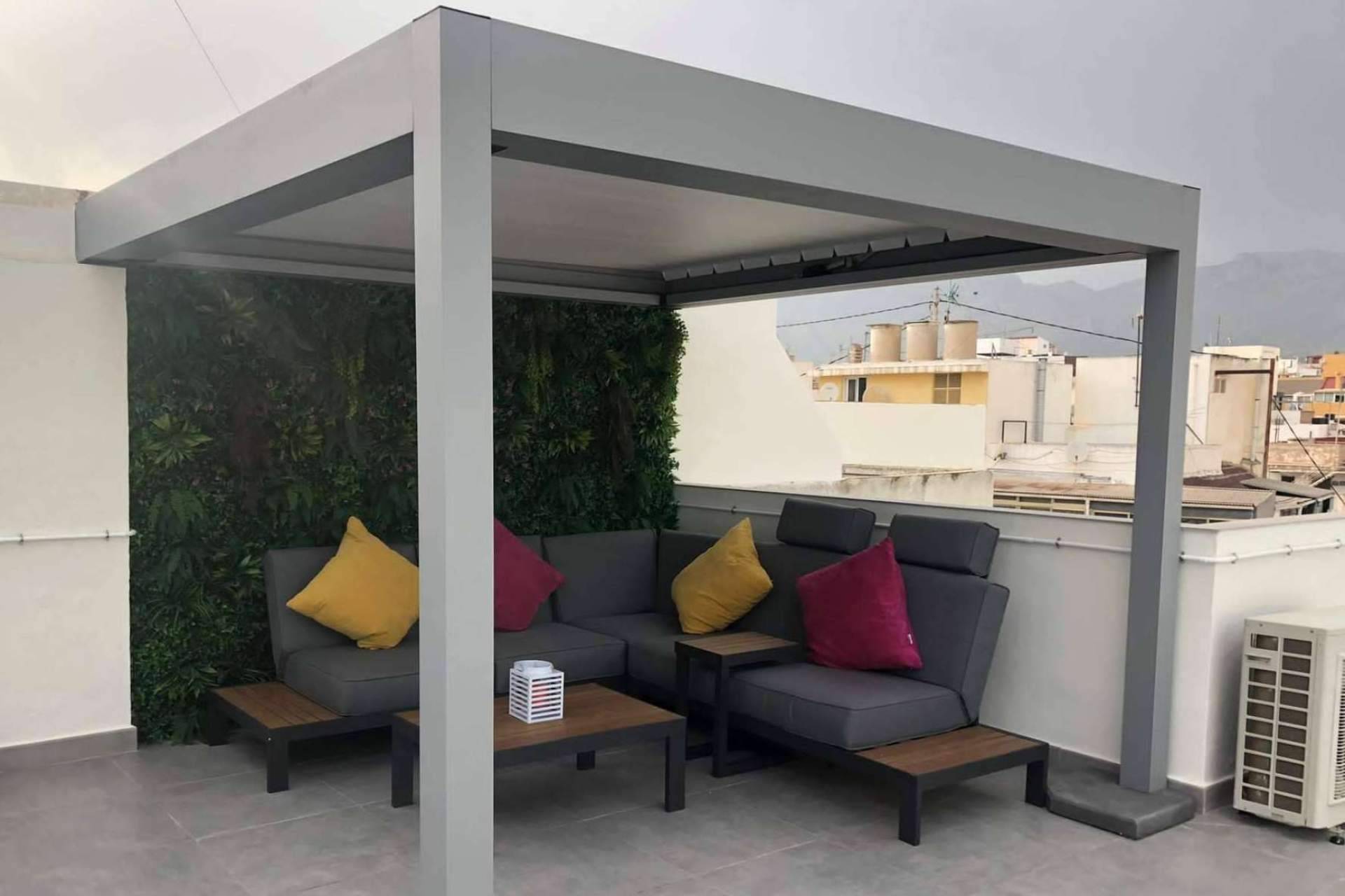 Proteger la terraza de la lluvia, la humedad y el frío para seguir dándole uso, de la mano de Pergorain