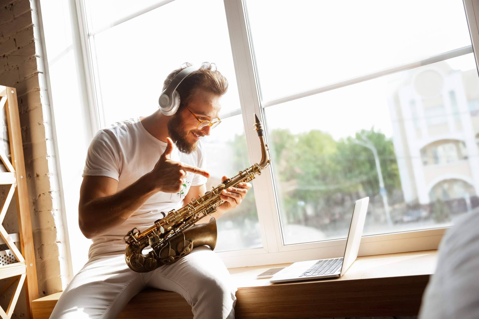 La escuela de música Erizo brinda clases de saxofón online adaptadas a todos los gustos y niveles