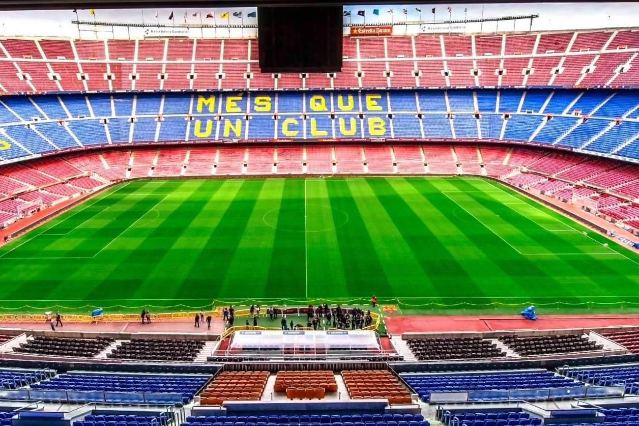 Conseguir entradas para el próximo clásico Barcelona-Real Madrid en Football Host