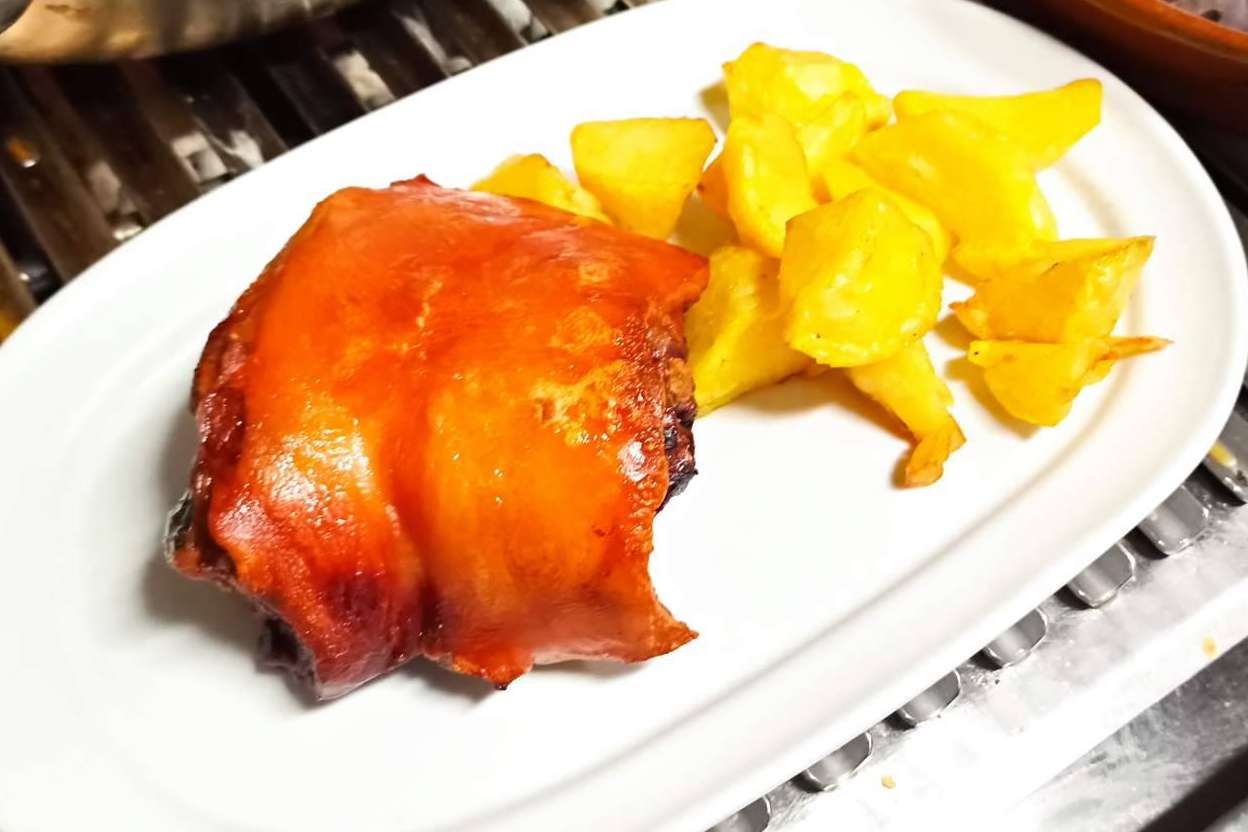 El espacio donde comer un buen cochinillo asado en estas fiestas, Casa Ricardo