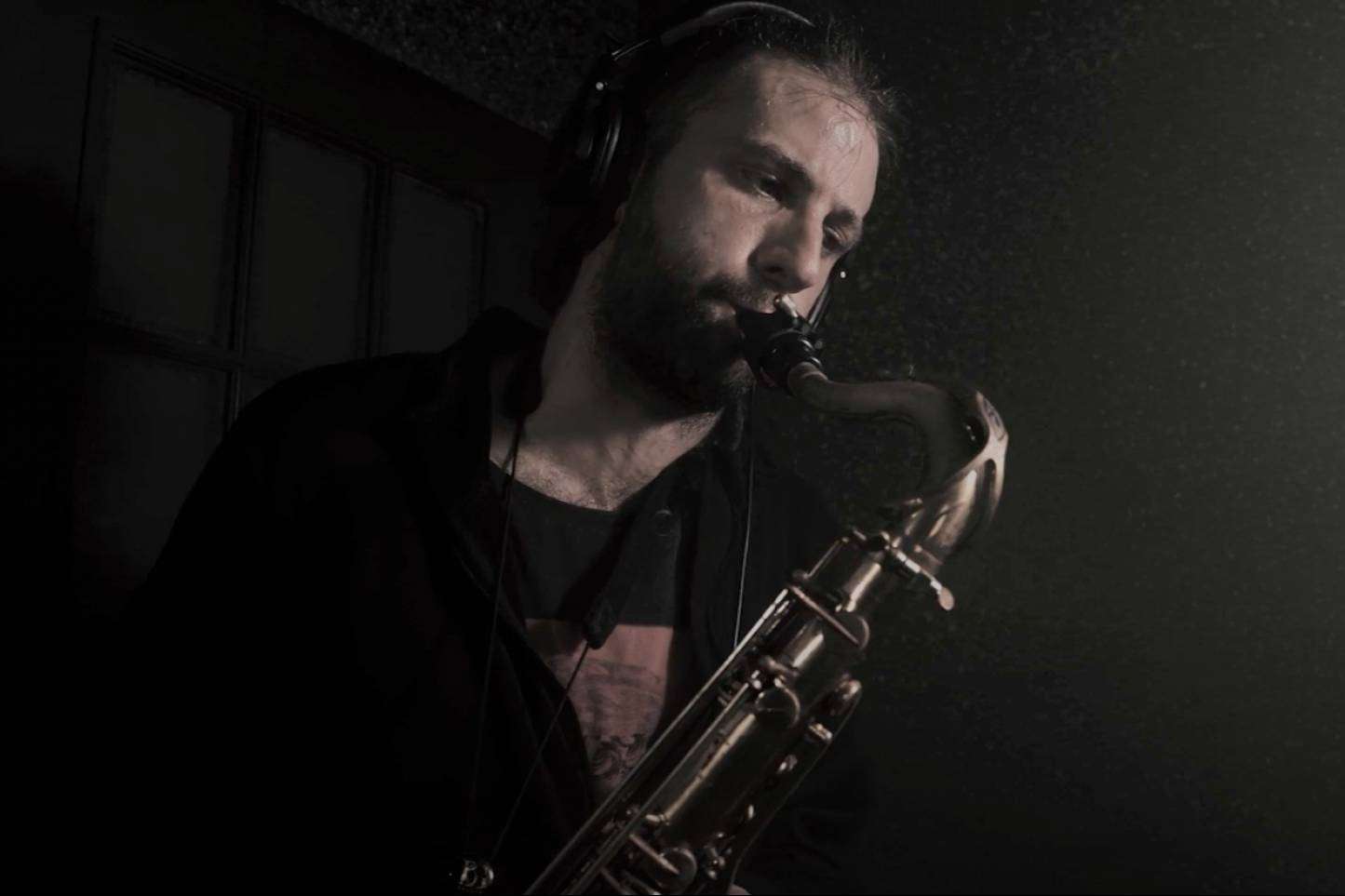 Marcar la diferencia en internet con los videoclips de Xavier Boet