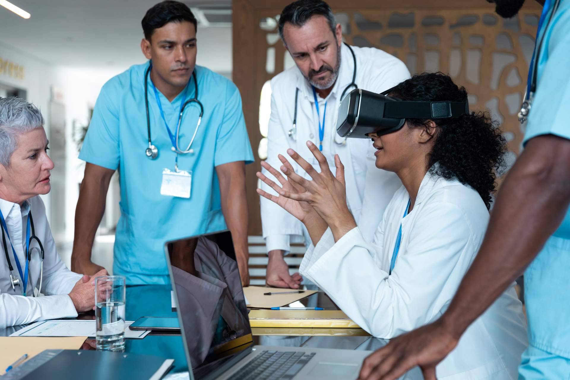 Desarrollo de aplicaciones sanitarias en el metaverso, con los expertos de Lucatia tecnología con alma