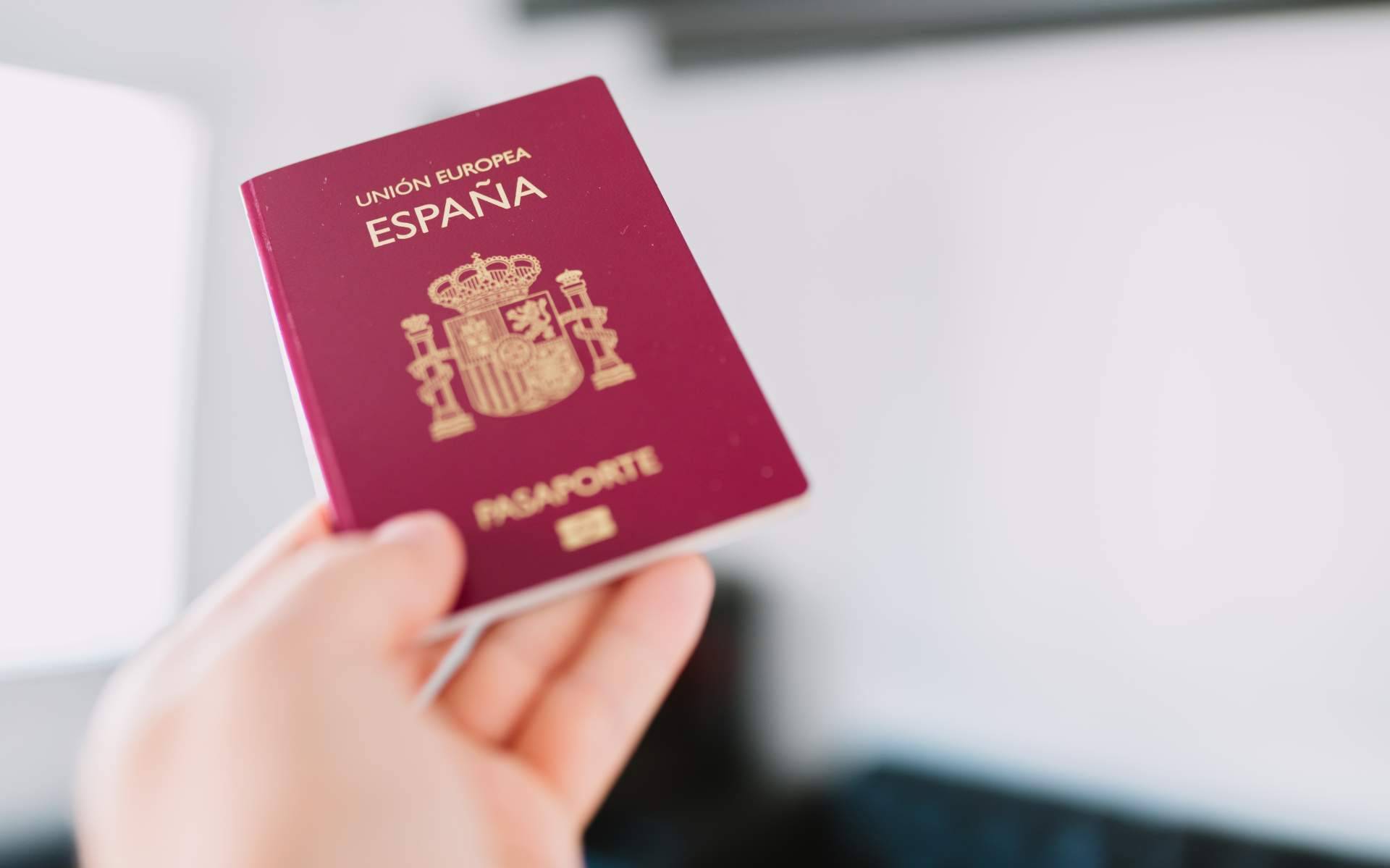 Los nietos de españoles pueden obtener la nacionalidad española con la nueva Ley de Memoria Democrática, por Registro Civil