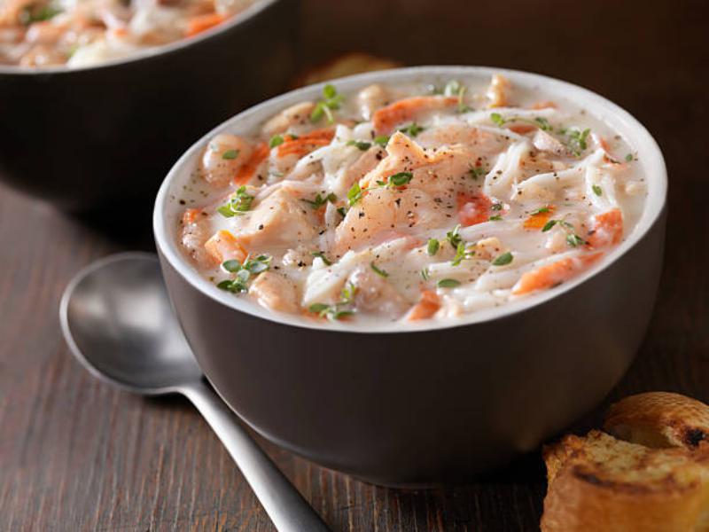 Comenzamos a hacer la sopa de pescado