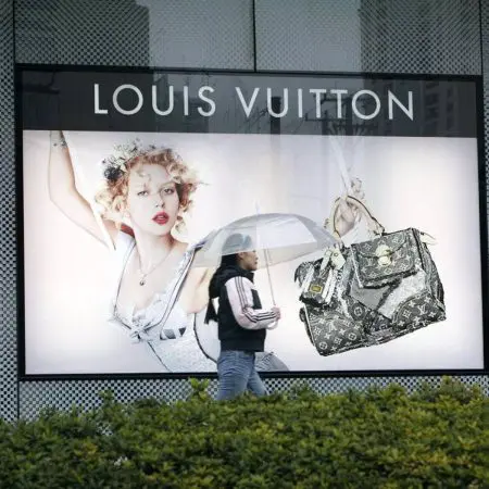 Louis Vuitton refuerza su músculo productivo con dos nuevos