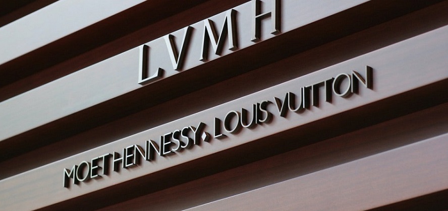 Así es Bernard Arnault: el empresario del lujo que se ha convertido en el más rico de Europa 1 Merca2.es lvmh sede paris 948 Merca2.es