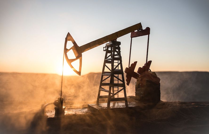 La demanda global de petróleo alcanzará su pico en 2027 y las renovables se triplicarán hasta 2050