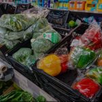 El ‘impuesto al plástico’ condena a los consumidores de supermercados como Lidl a pagar más por los productos