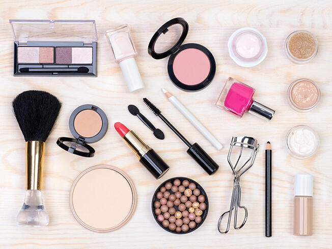 10 productos de maquillaje que parecen de alta gama y cuestan menos de 6 euros